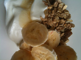 Fromage blanc banane miel muesli