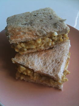 Mini sandwiches mimosa curry